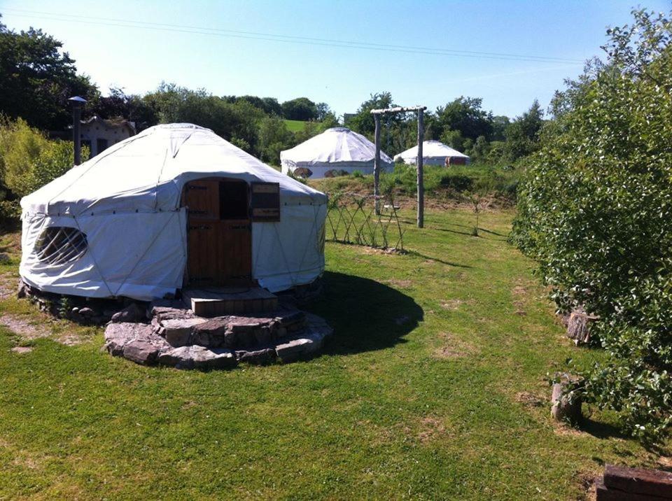 Inch Hideaway Eco Camping Whitegate  ภายนอก รูปภาพ