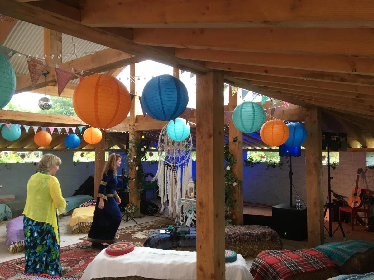Inch Hideaway Eco Camping Whitegate  ภายนอก รูปภาพ