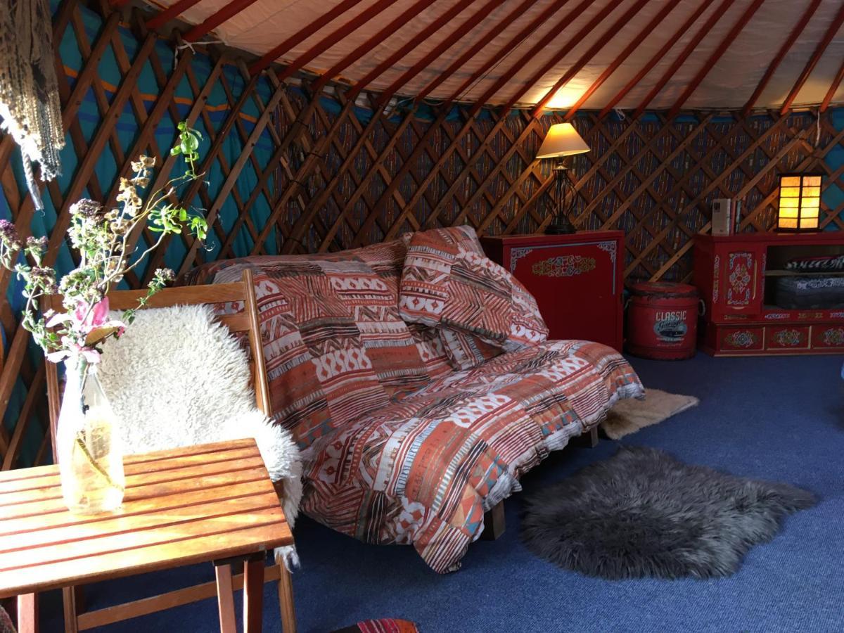 Inch Hideaway Eco Camping Whitegate  ภายนอก รูปภาพ