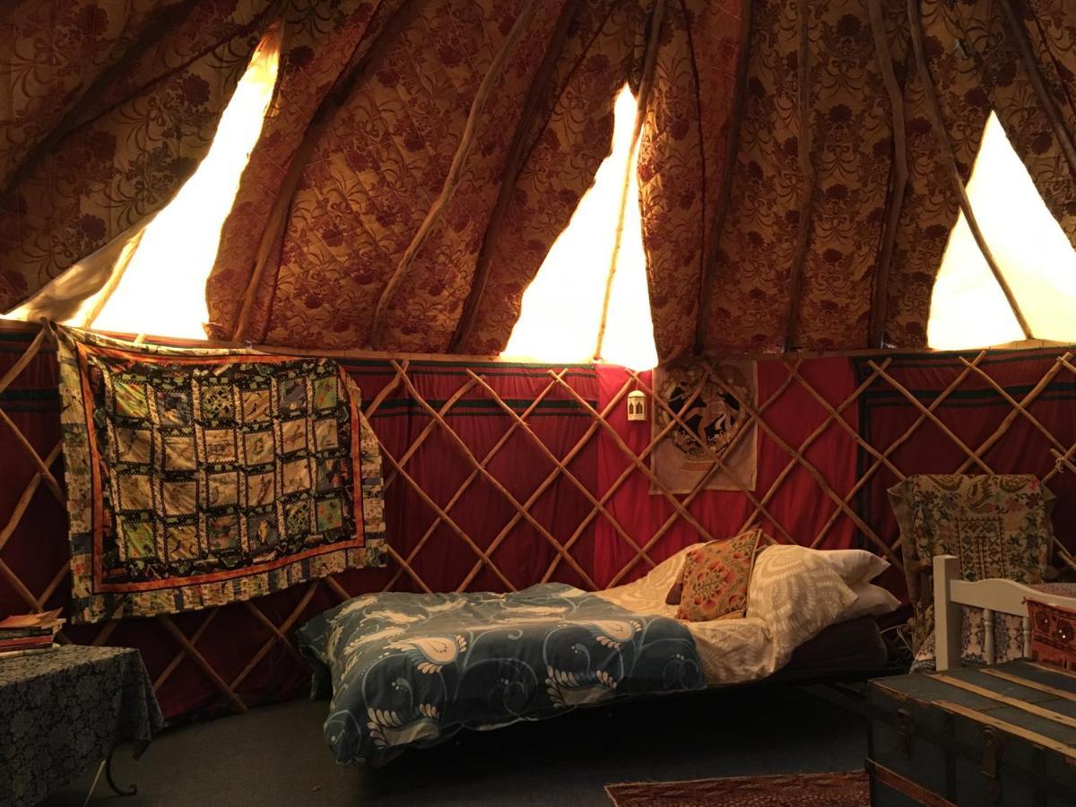 Inch Hideaway Eco Camping Whitegate  ภายนอก รูปภาพ
